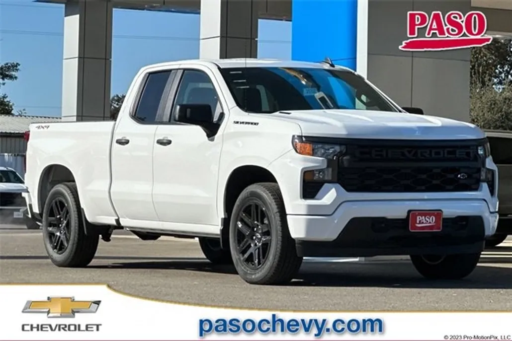 2025 Chevrolet Silverado 1500 Custom photo 1