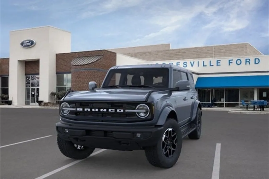 2025 Ford Bronco Outer Banks photo 1