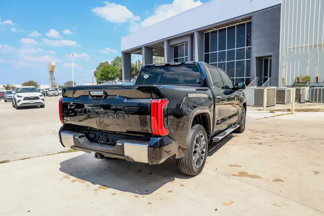 2022 Toyota Tundra Limited photo 1