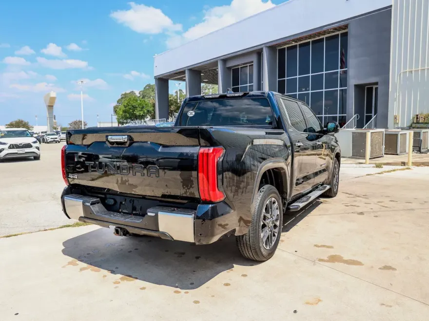 2022 Toyota Tundra Limited photo 1