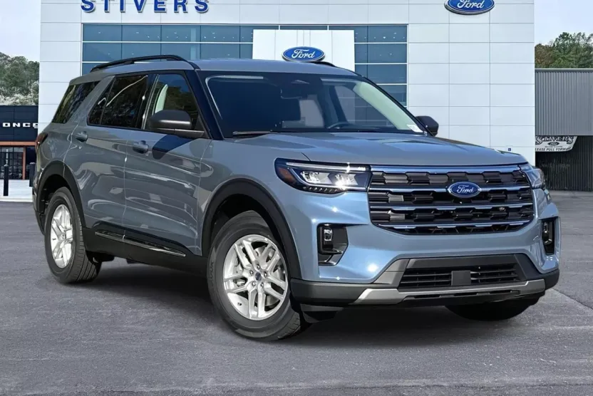 2025 Ford Explorer photo 1