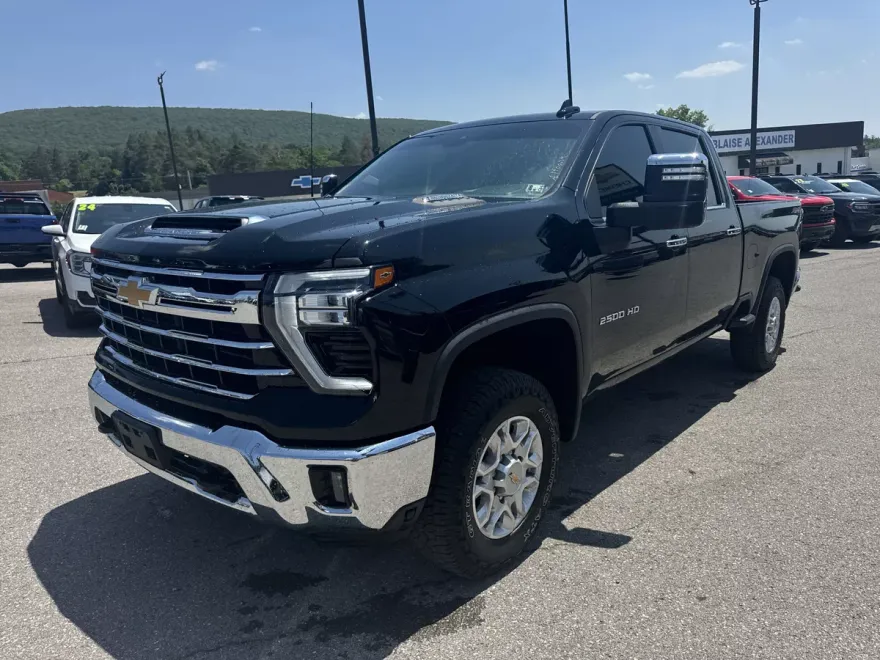 2024 Chevrolet Silverado 2500HD LTZ photo 1
