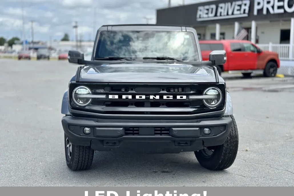 2024 Ford Bronco Outer Banks photo 1