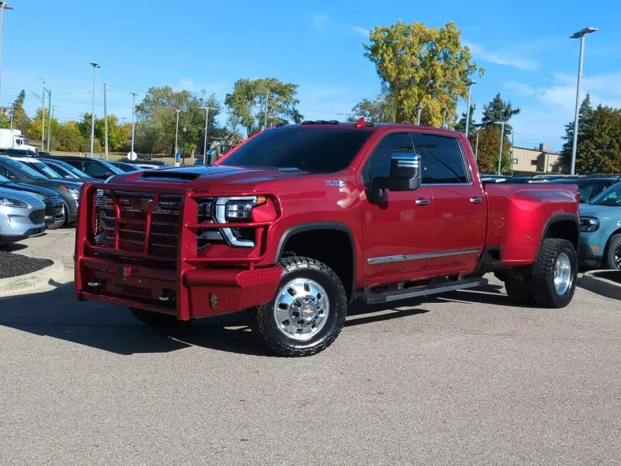 2025 Chevrolet Silverado 3500HD High Country photo 1