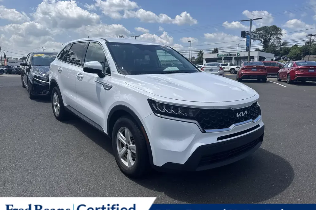 2022 Kia Sorento LX photo 1