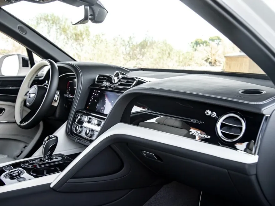 2024 Bentley Bentayga EWB Base photo 27