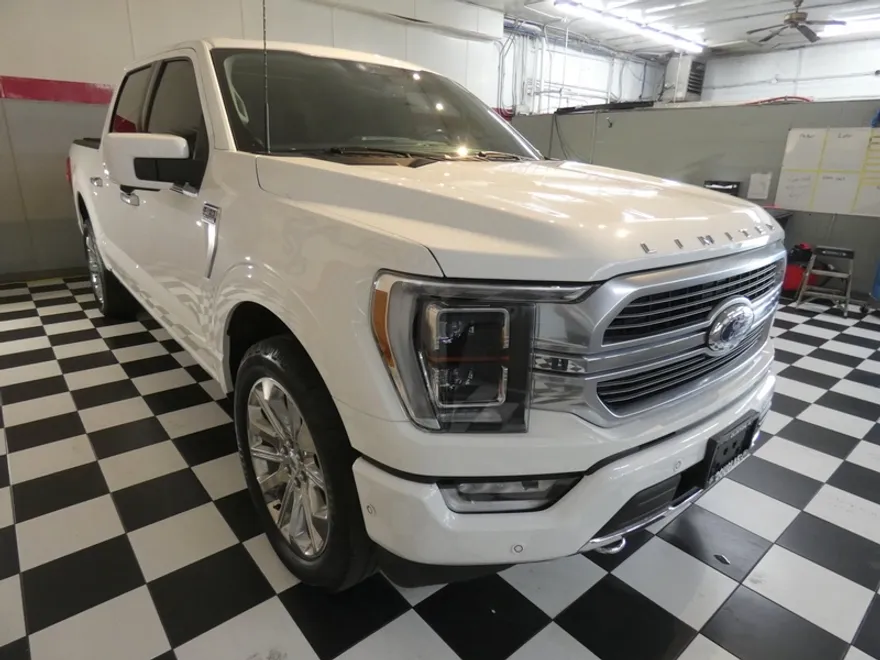 2022 Ford F-150 Platinum photo 1