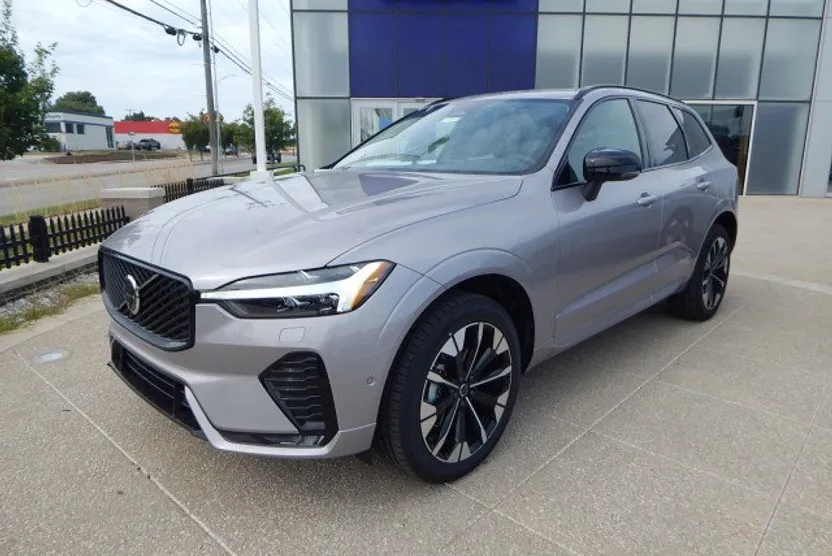 2026 Volvo XC60 B5 Plus photo 1