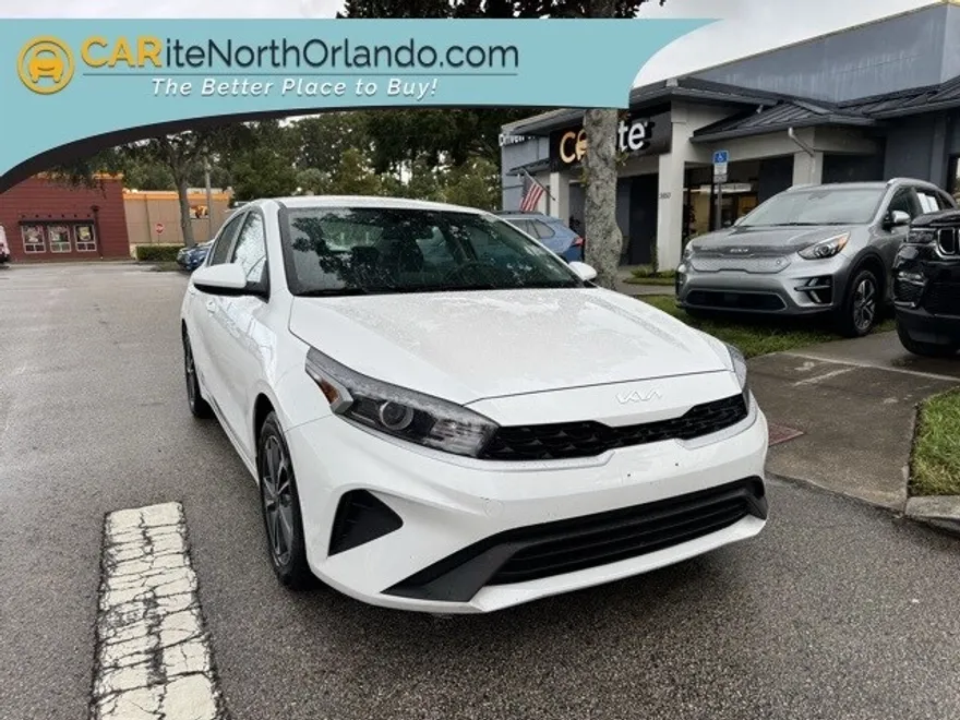 2024 Kia Forte LXS photo 1