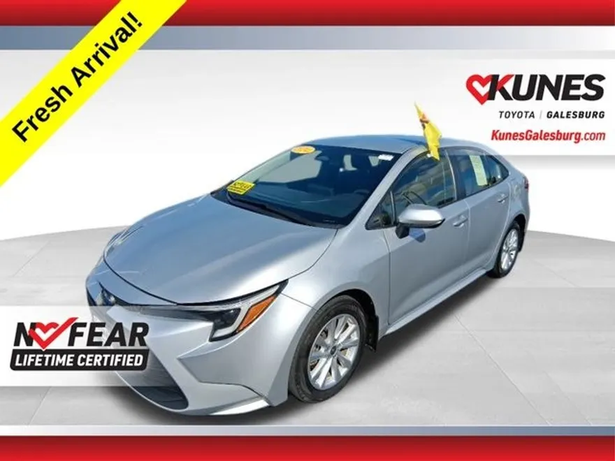 2024 Toyota Corolla Hybrid LE photo 1