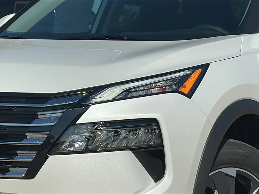 2026 Nissan Rogue SV photo 1