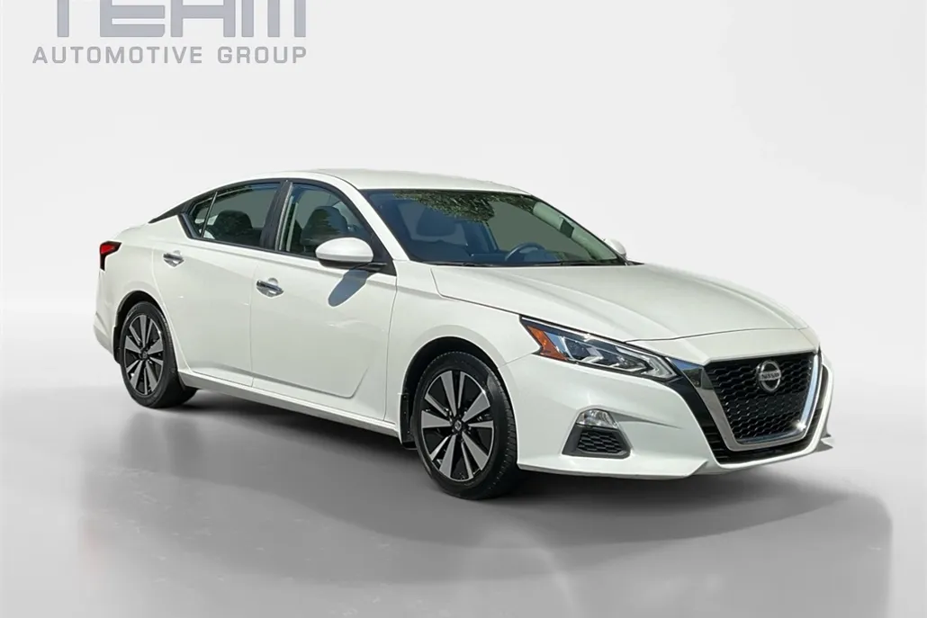 2022 Nissan Altima 2.5 SV photo 1