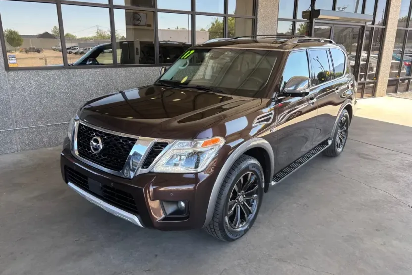 2017 Nissan Armada SV photo 1