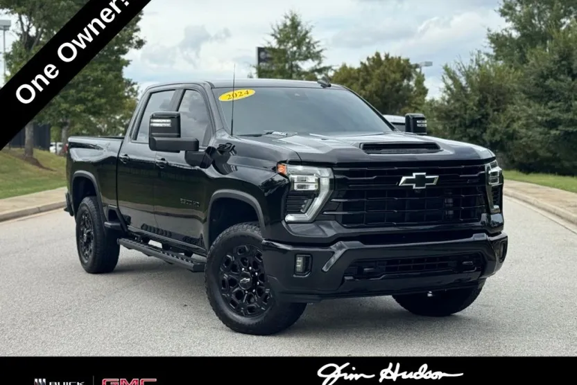 2024 Chevrolet Silverado 2500HD LT photo 1
