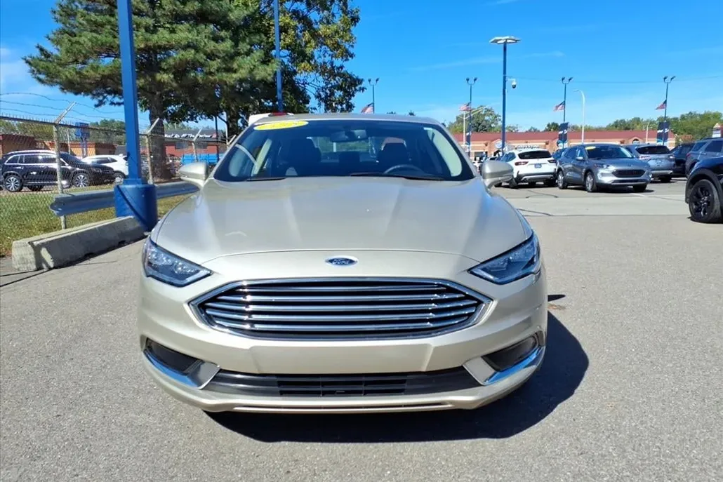 2018 Ford Fusion SE photo 1