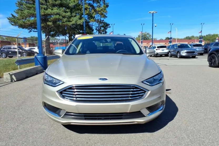 2018 Ford Fusion SE photo 1