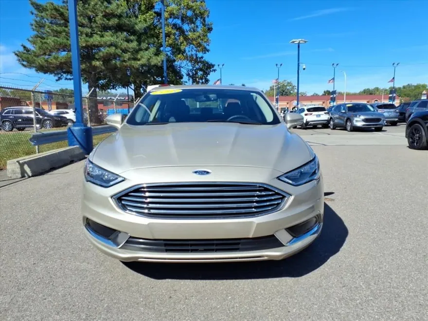 2018 Ford Fusion SE photo 1