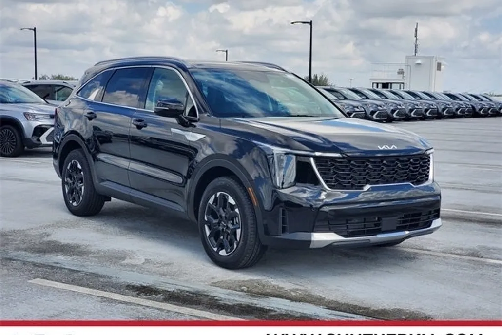 2025 Kia Sorento S photo 1