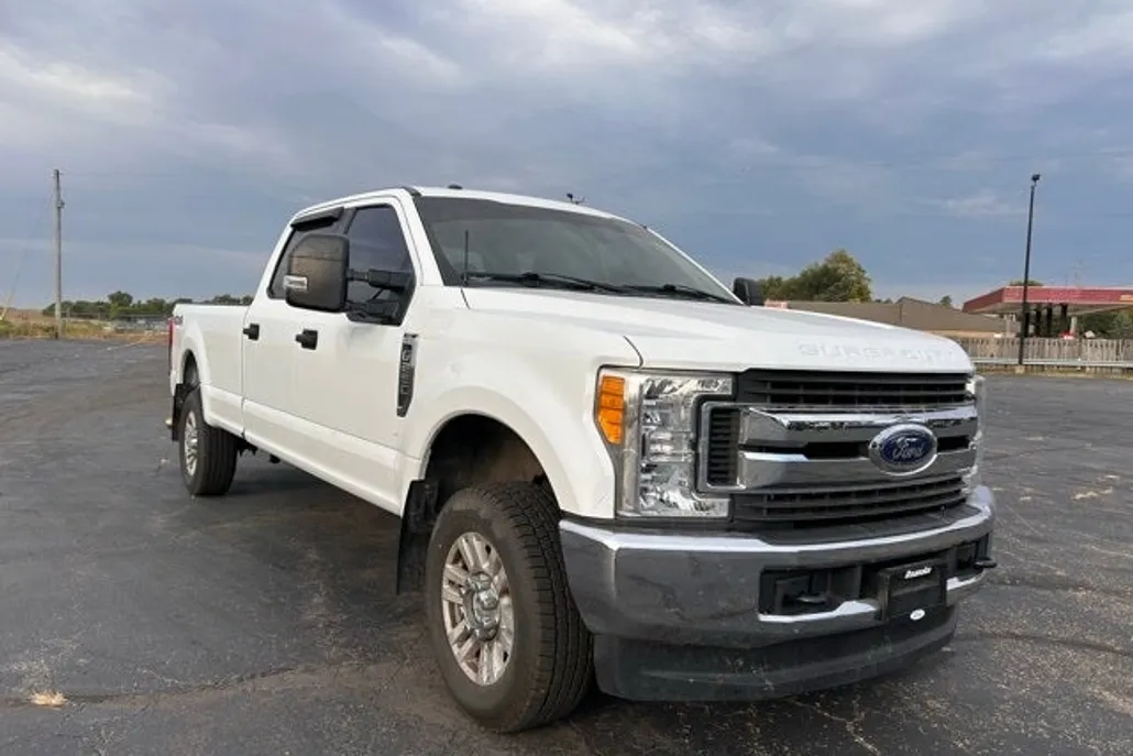 2017 Ford F-250 photo 1
