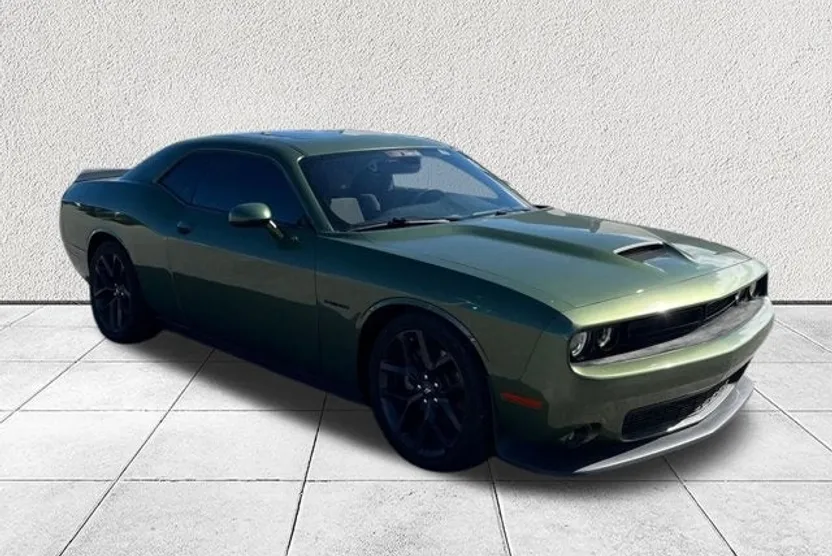 2022 Dodge Challenger R/T photo 1