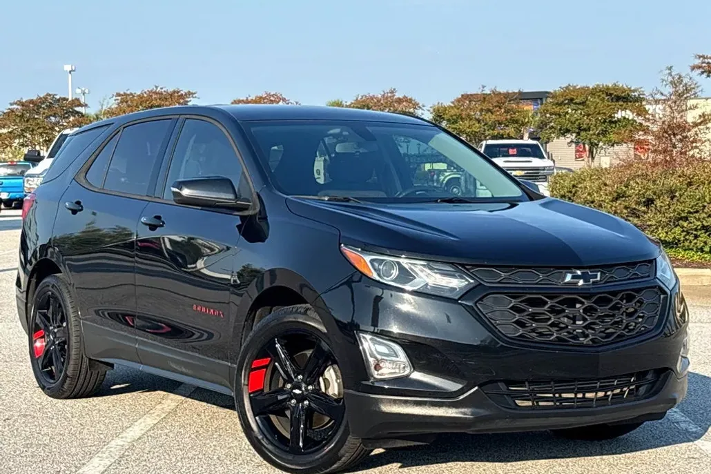 2019 Chevrolet Equinox LT photo 1