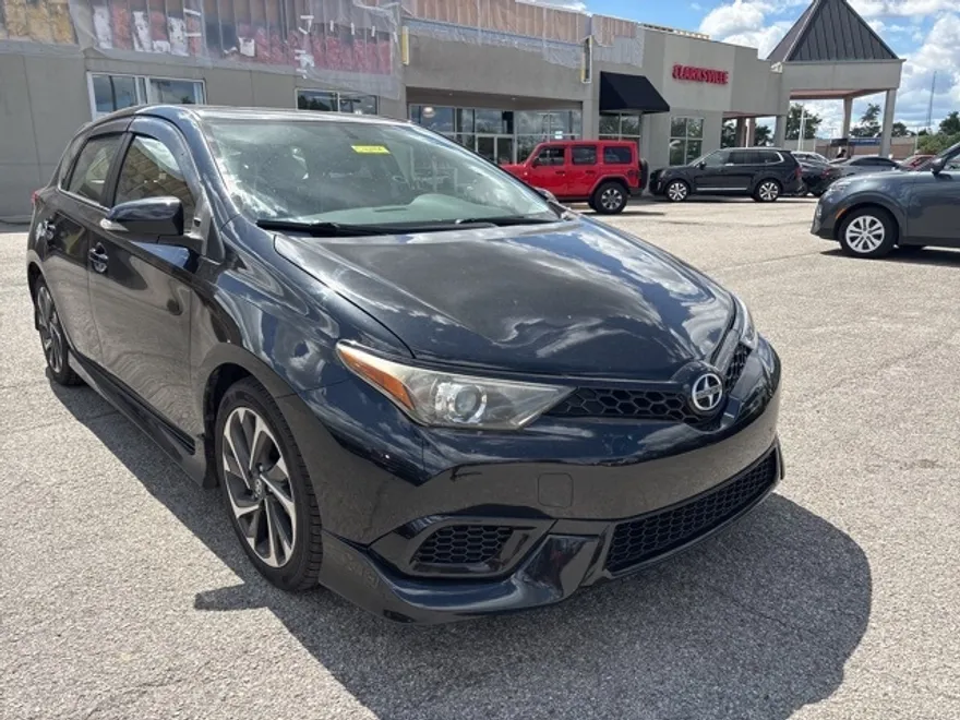 2016 Scion iM Base photo 1