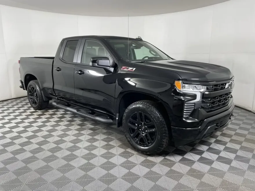 2025 Chevrolet Silverado 1500 RST photo 1