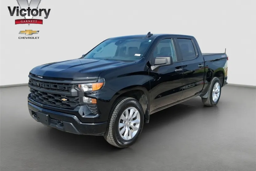 2023 Chevrolet Silverado 1500 Custom photo 1