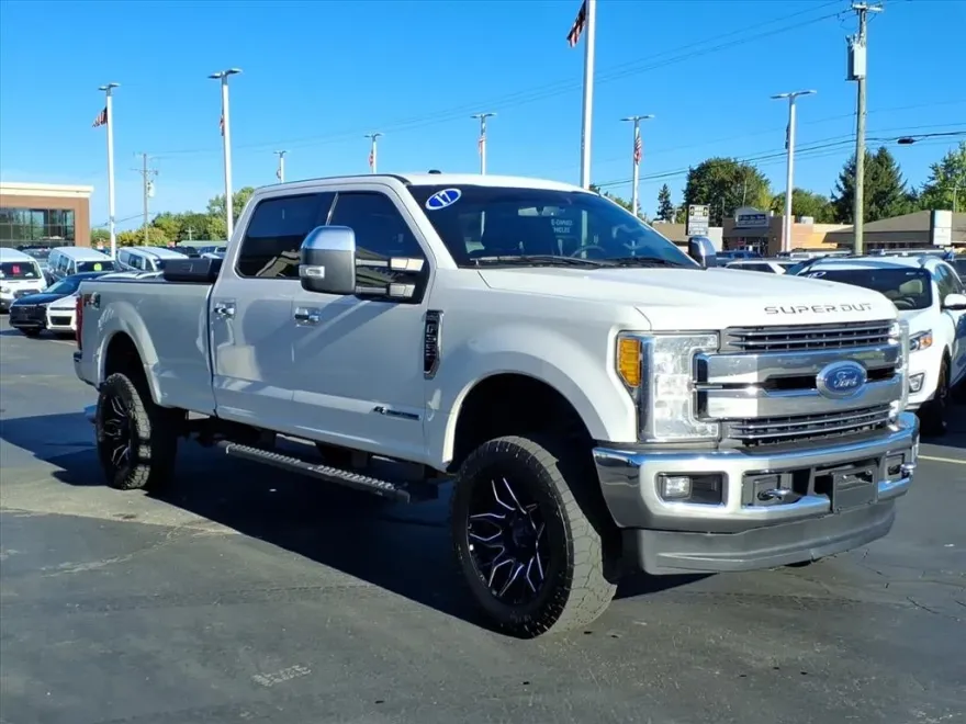 2017 Ford F-350 Lariat photo 1