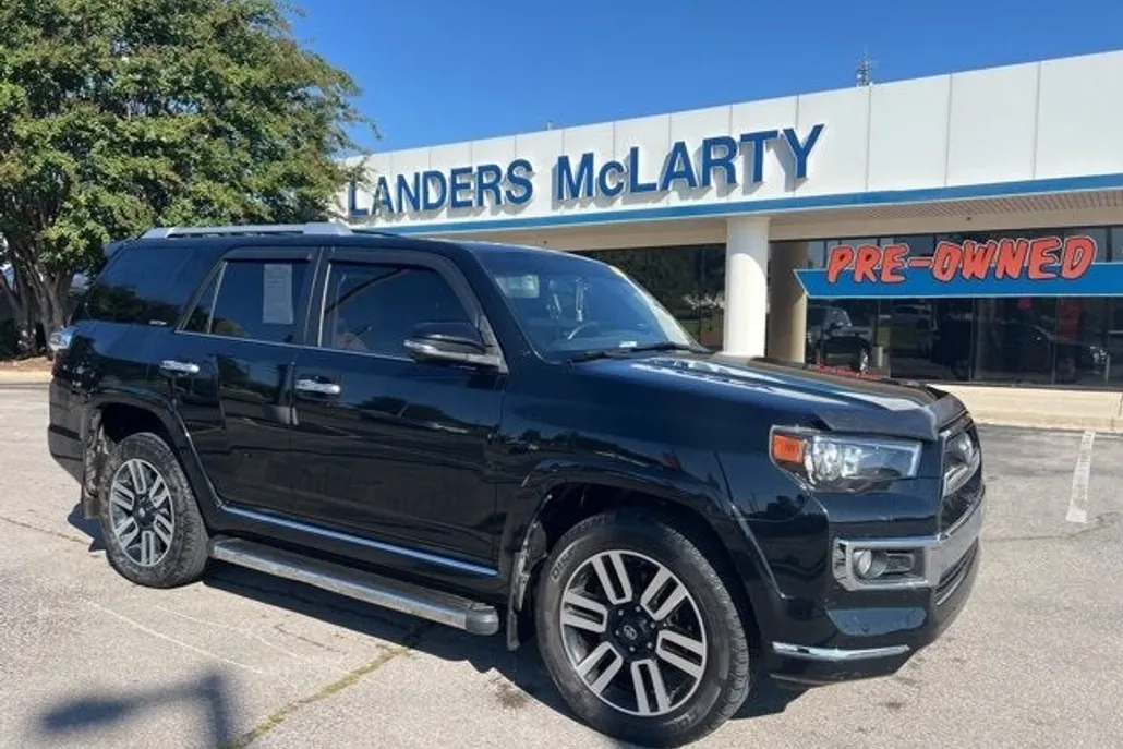 2018 Toyota 4Runner SR5 photo 1