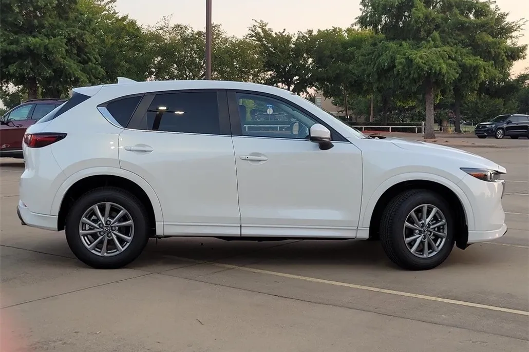 2025 Mazda CX-5 2.5 S Preferred photo 1