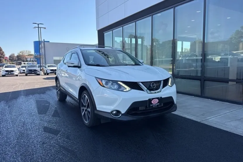 2017 Nissan Rogue Sport SL photo 1