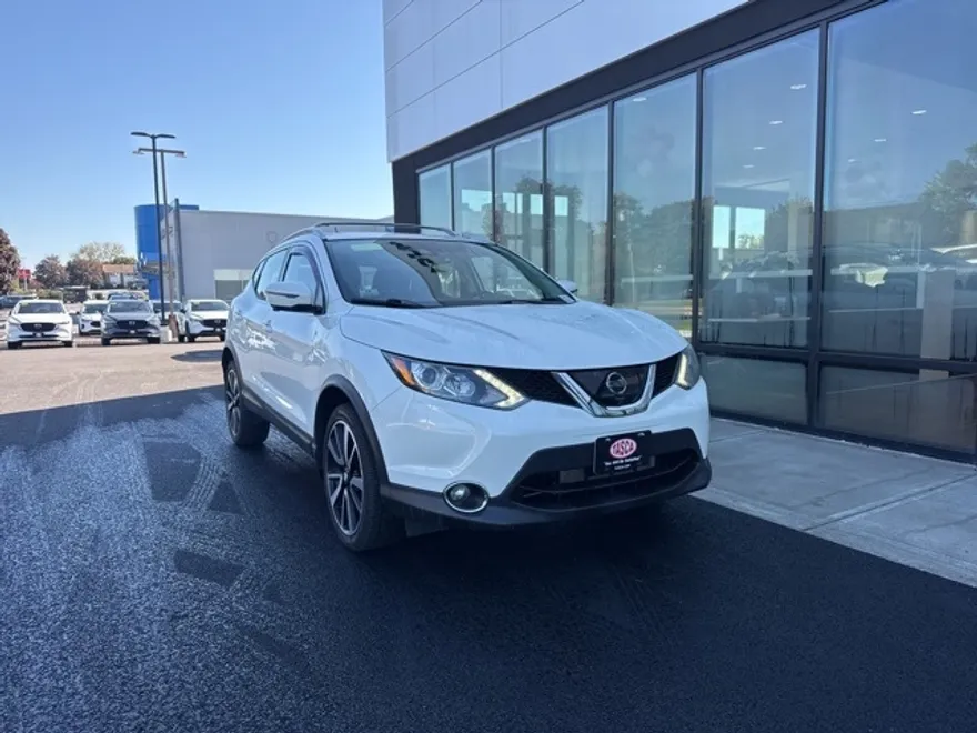 2017 Nissan Rogue Sport SL photo 1