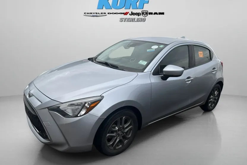 2020 Toyota Yaris LE photo 1