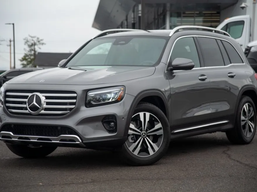 2025 Mercedes Benz GLB 250 4MATIC photo 1