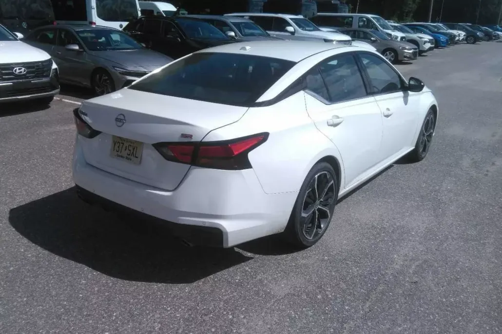 2024 Nissan Altima 2.5 SR photo 1