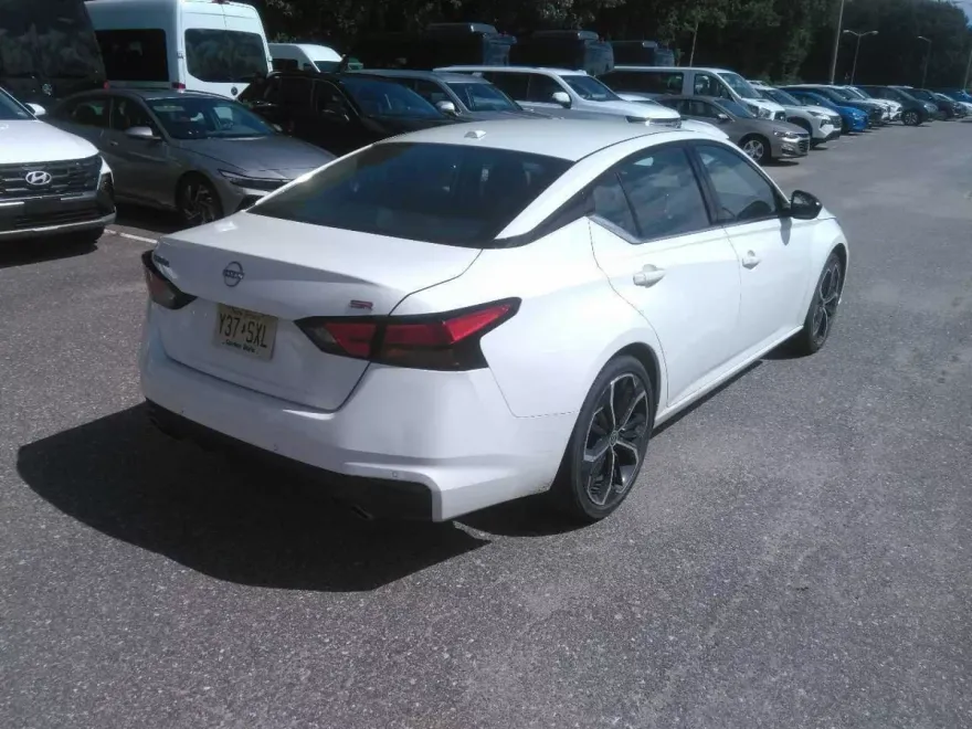 2024 Nissan Altima 2.5 SR photo 1
