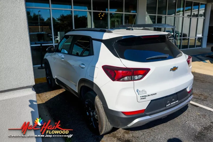 2025 Chevrolet Trailblazer LT photo 1
