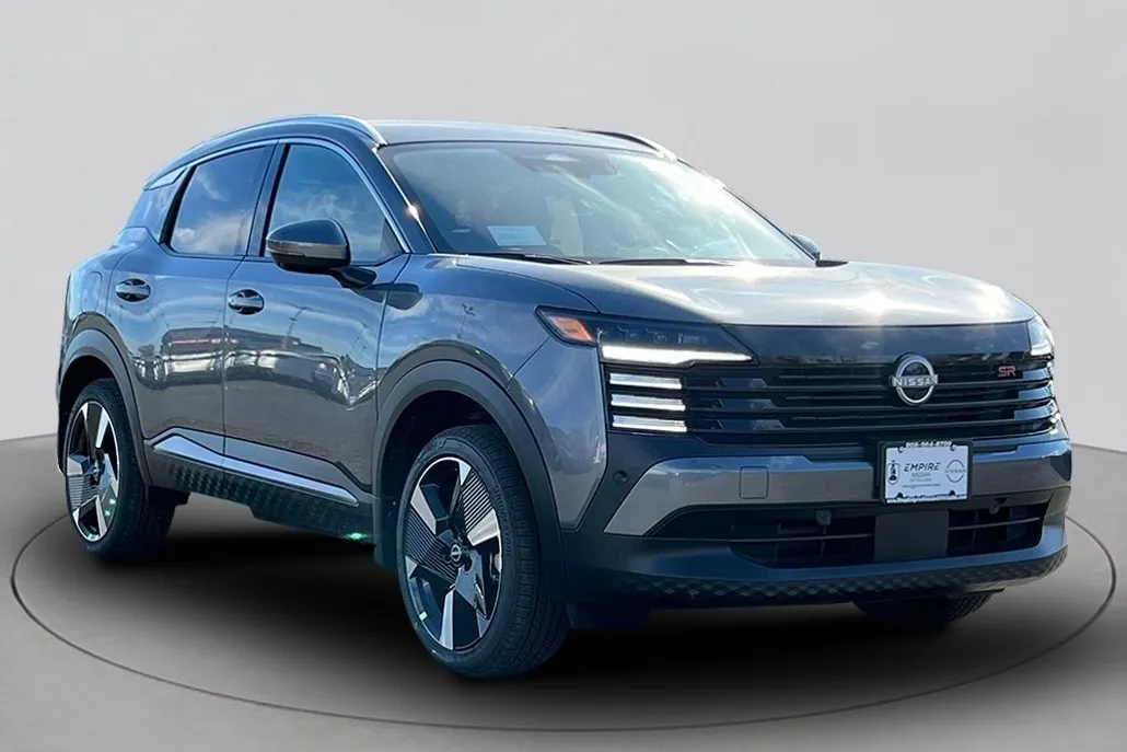 2025 Nissan Kicks SR photo 1