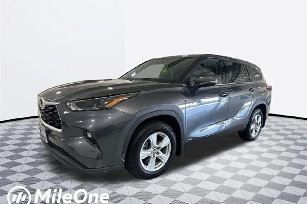 2022 Toyota Highlander Hybrid LE Sport photo 1