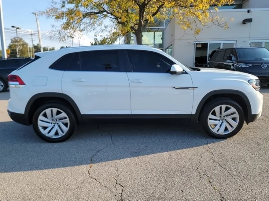 2023 Volkswagen Atlas Cross Sport SE Technology photo 1