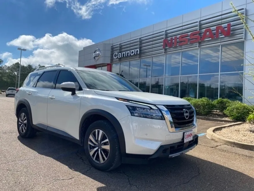 2023 Nissan Pathfinder SL photo 1