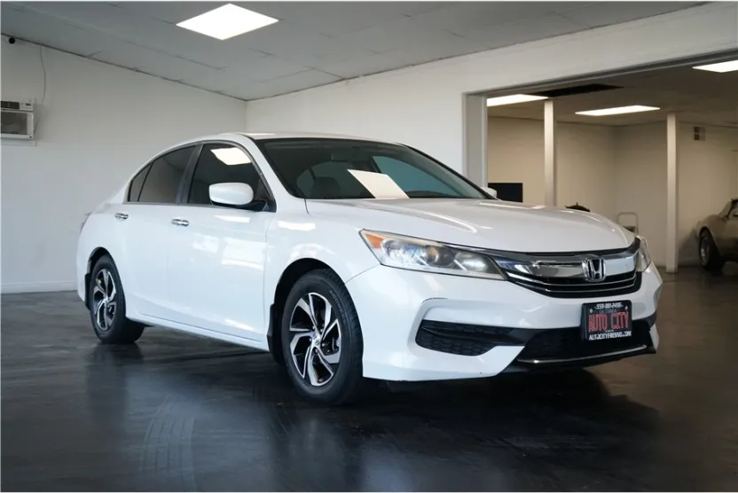 2017 Honda Accord LX photo 1