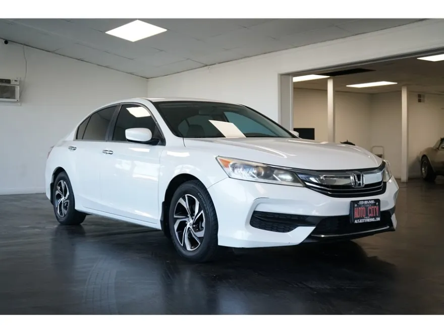 2017 Honda Accord LX photo 1