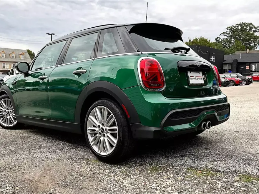 2024 Mini Cooper 4 Door Hardtop Signature photo 1