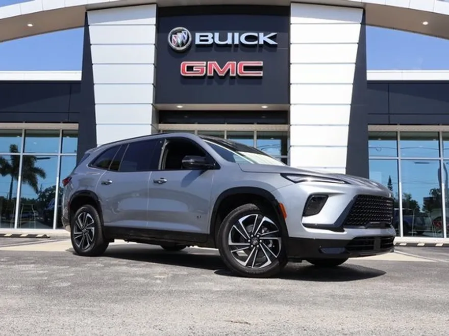 2025 Buick Enclave Sport Touring photo 1