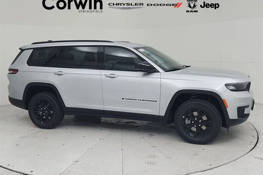 2025 Jeep Grand Cherokee Laredo Altitude X photo 1