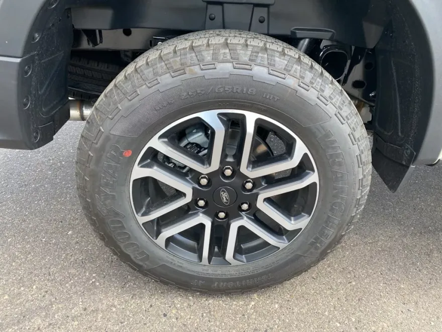 2025 Ford Ranger Lariat photo 1