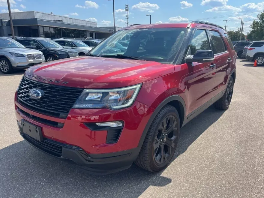 2019 Ford Explorer Sport photo 1
