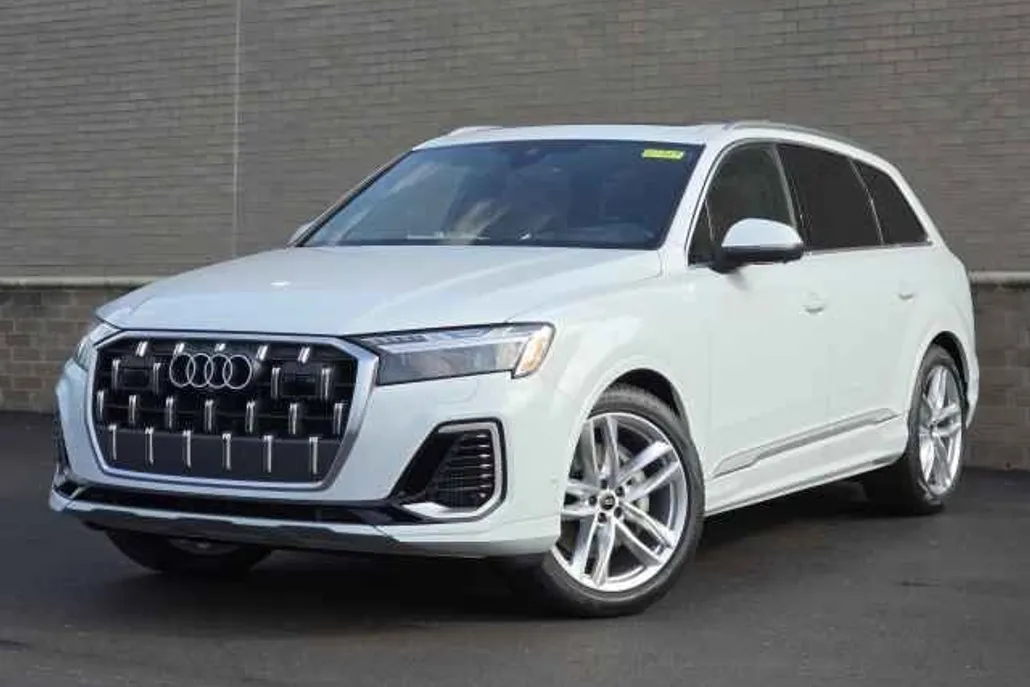 2025 Audi Q7 55 Premium photo 1